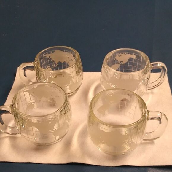 Vintage Nestle Glass World Map Mugs Set (4) - Picture 1 of 7